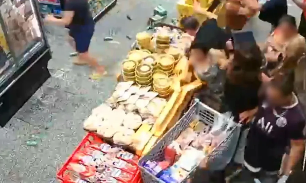 Feminicídio em São Paulo: mulher é morta a facadas por companheiro em supermercado