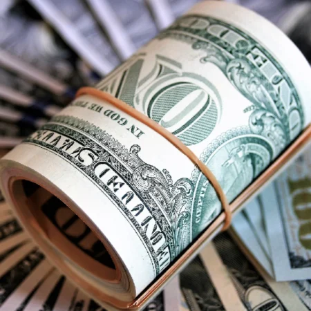 Ação do Tesouro dos EUA faz dólar despencar e impulsiona forte alta na B3