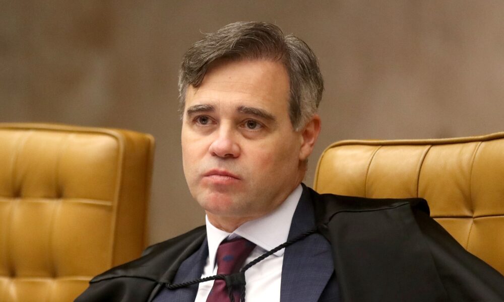 Mendonça contesta representação de Moraes, classifica atuação como ilegal e pede apuração sobre dossiês da PF