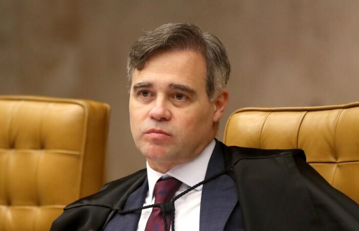 Mendonça contesta representação de Moraes, classifica atuação como ilegal e pede apuração sobre dossiês da PF