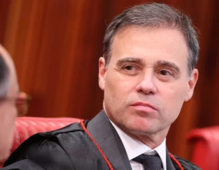 No TSE, Mendonça vota pela manutenção de ordem que mandou apagar publicações de Nossa Senhora Aparecida
