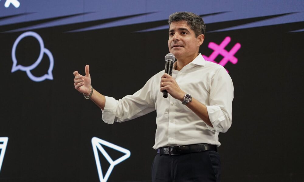 ACM Neto atinge 51,3% e amplia vantagem sobre Jerônimo na disputa pelo governo da Bahia