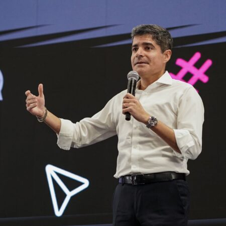 ACM Neto atinge 51,3% e amplia vantagem sobre Jerônimo na disputa pelo governo da Bahia