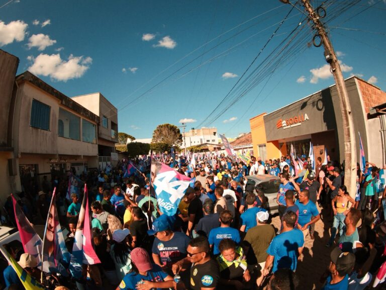 ACM Neto e Zé Cocá mobilizam multidão em Maracás e apontam triunfo no próximo domingo