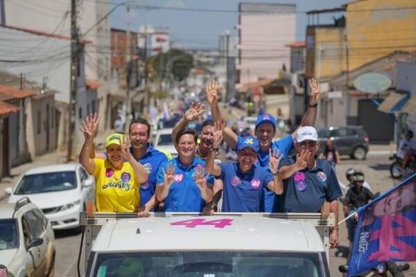 Extensa carreata de ACM Neto mobiliza Vitória da Conquista