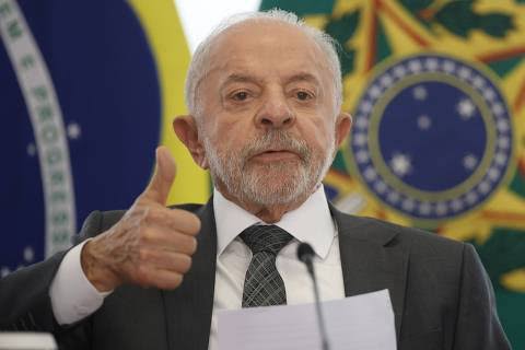 Lula concede reajuste de 15% no Bolsa Família há 17 dias das eleições
