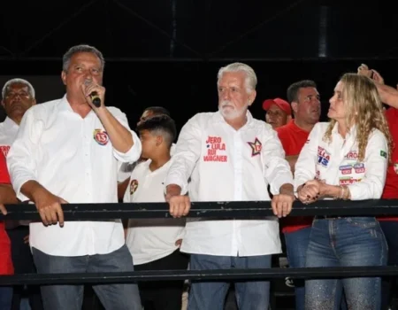 Rui Costa Abandona Aliança com Wagner, Falha de Comunicação de Jerônimo e Impasse na Estratégia do PT