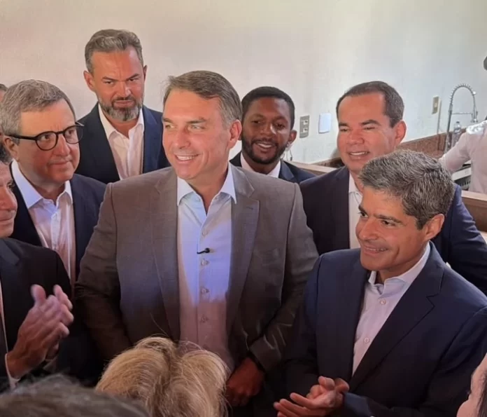 DIREITA FORTALECIDA: ACM Neto anuncia apoio a Flávio Bolsonaro e prepara ato em Salvador