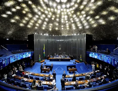 Fim da jornada 6×1: Senado pauta votação de PEC que reduz carga de trabalho para 40 horas semanais